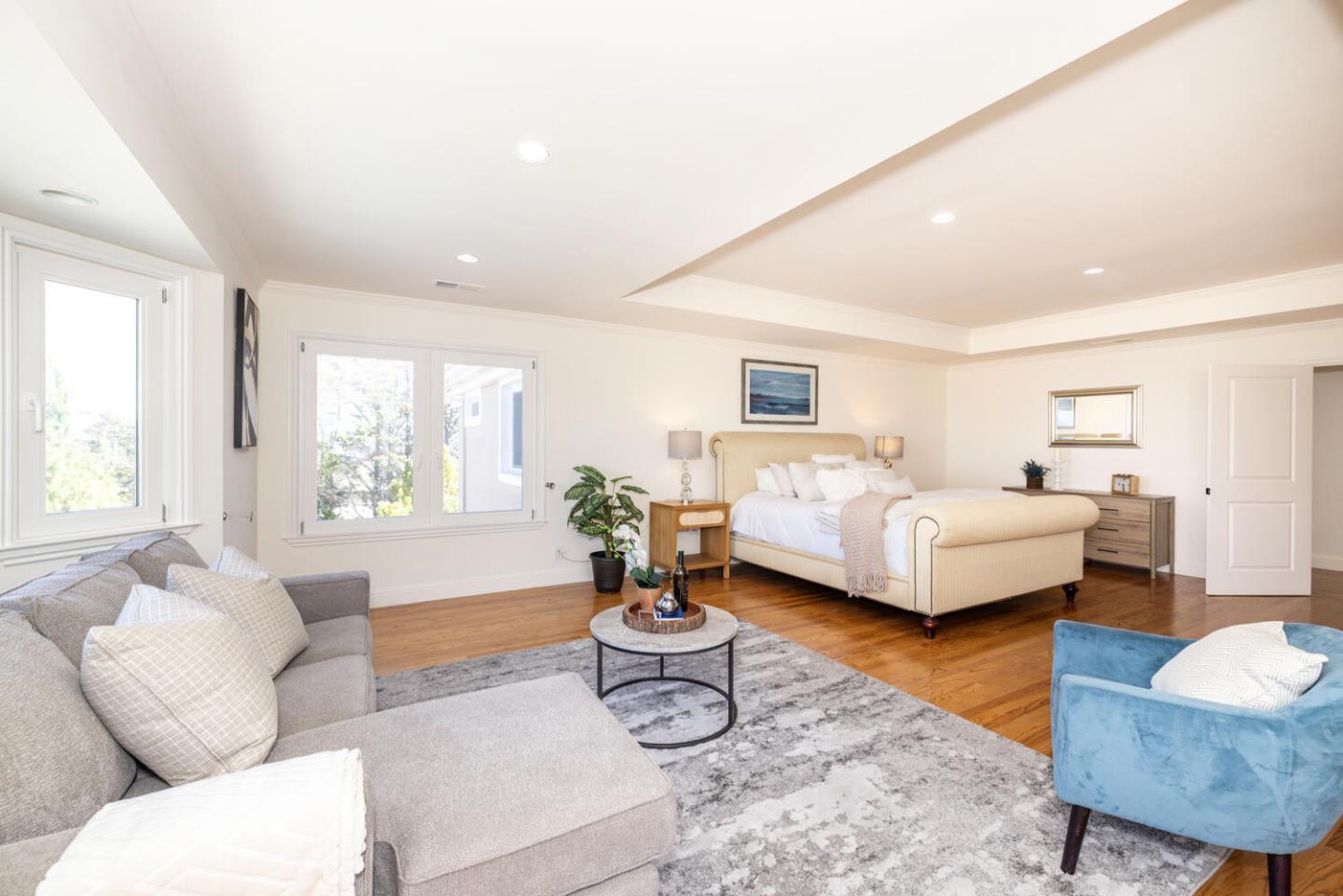 Hillsborough, California, 94010, United States, 5 Bedrooms Bedrooms, ,5 BathroomsBathrooms,Residential,For Sale,1940320