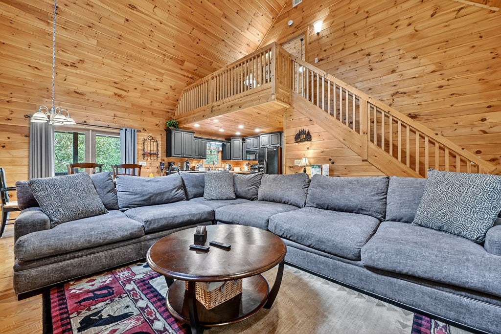 Ellijay, Georgia, 30540, United States, 3 Bedrooms Bedrooms, ,3 BathroomsBathrooms,Residential,For Sale,1916949
