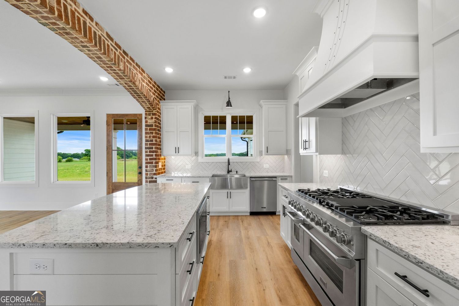 Barnesville, Georgia, 30204, United States, 4 Bedrooms Bedrooms, ,4 BathroomsBathrooms,Residential,For Sale,1859101