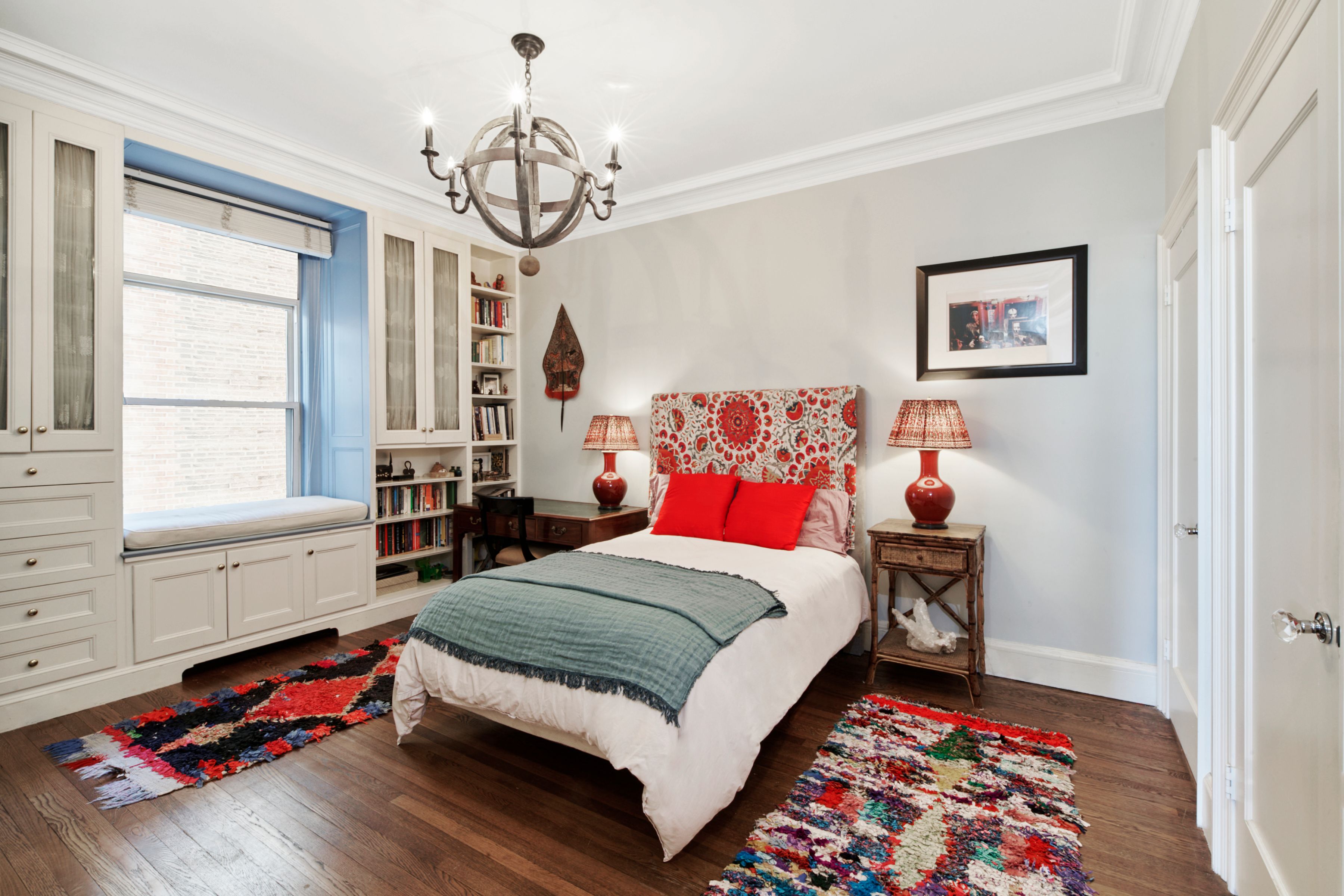  Fabulous Prewar Classic 9-Room Home - 物件實景