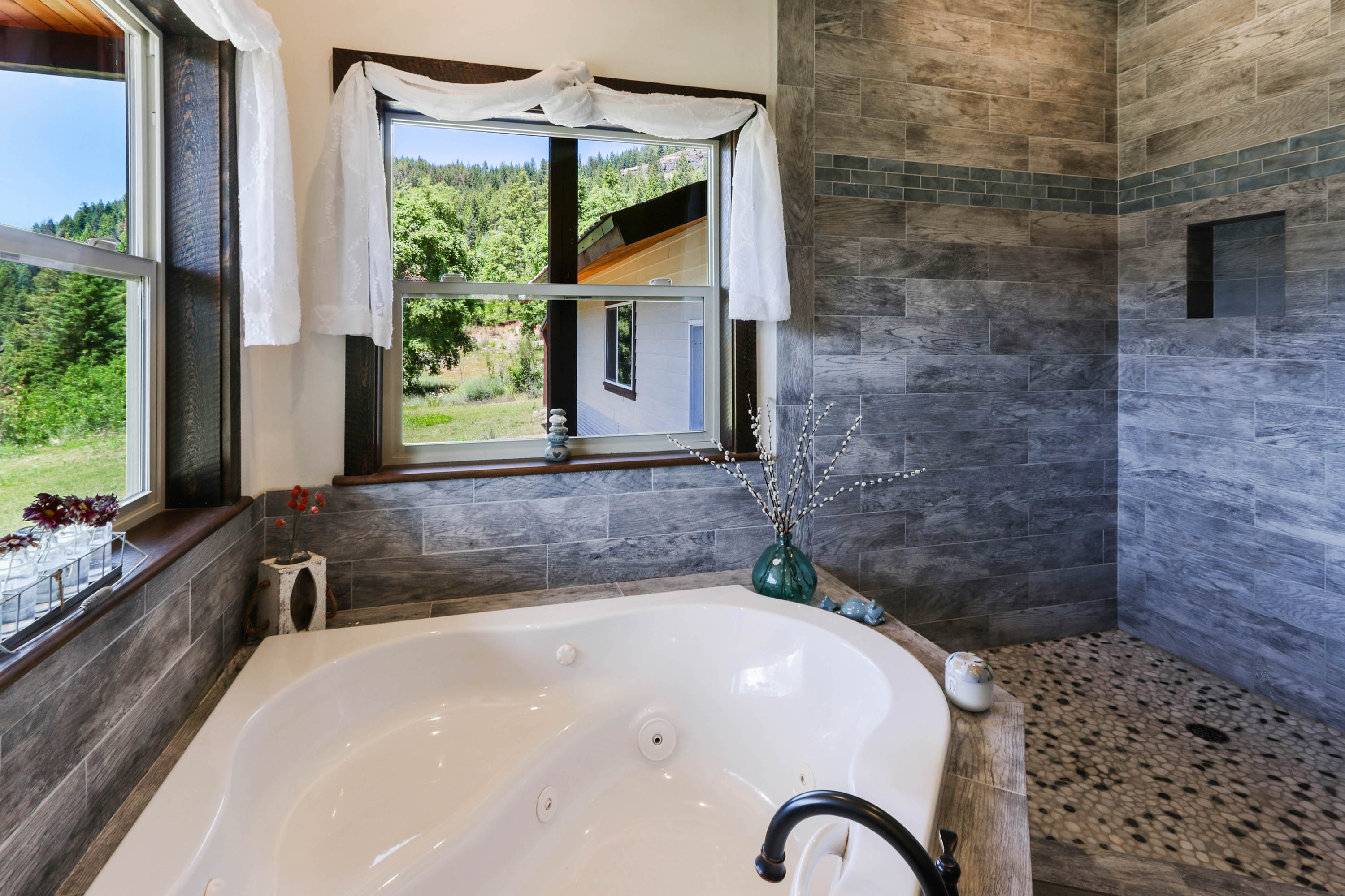 Clark Fork, Idaho, 83811, United States, 3 Bedrooms Bedrooms, ,2 BathroomsBathrooms,Residential,For Sale,1975167