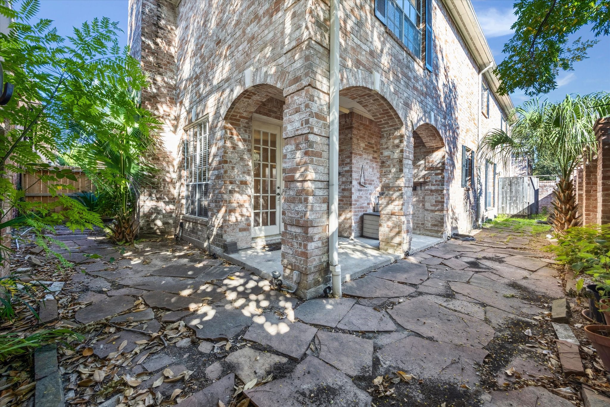  2410 Briar Ridge Drive - 物件實景