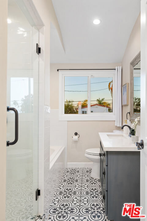 Inglewood, California, 90305, United States, 4 Bedrooms Bedrooms, ,3 BathroomsBathrooms,Residential,For Sale,2003148