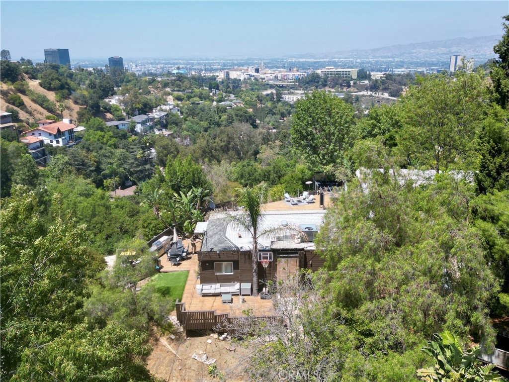 Los Angeles, California, 90068, United States, 2 Bedrooms Bedrooms, ,2 BathroomsBathrooms,Residential,For Sale,1918041