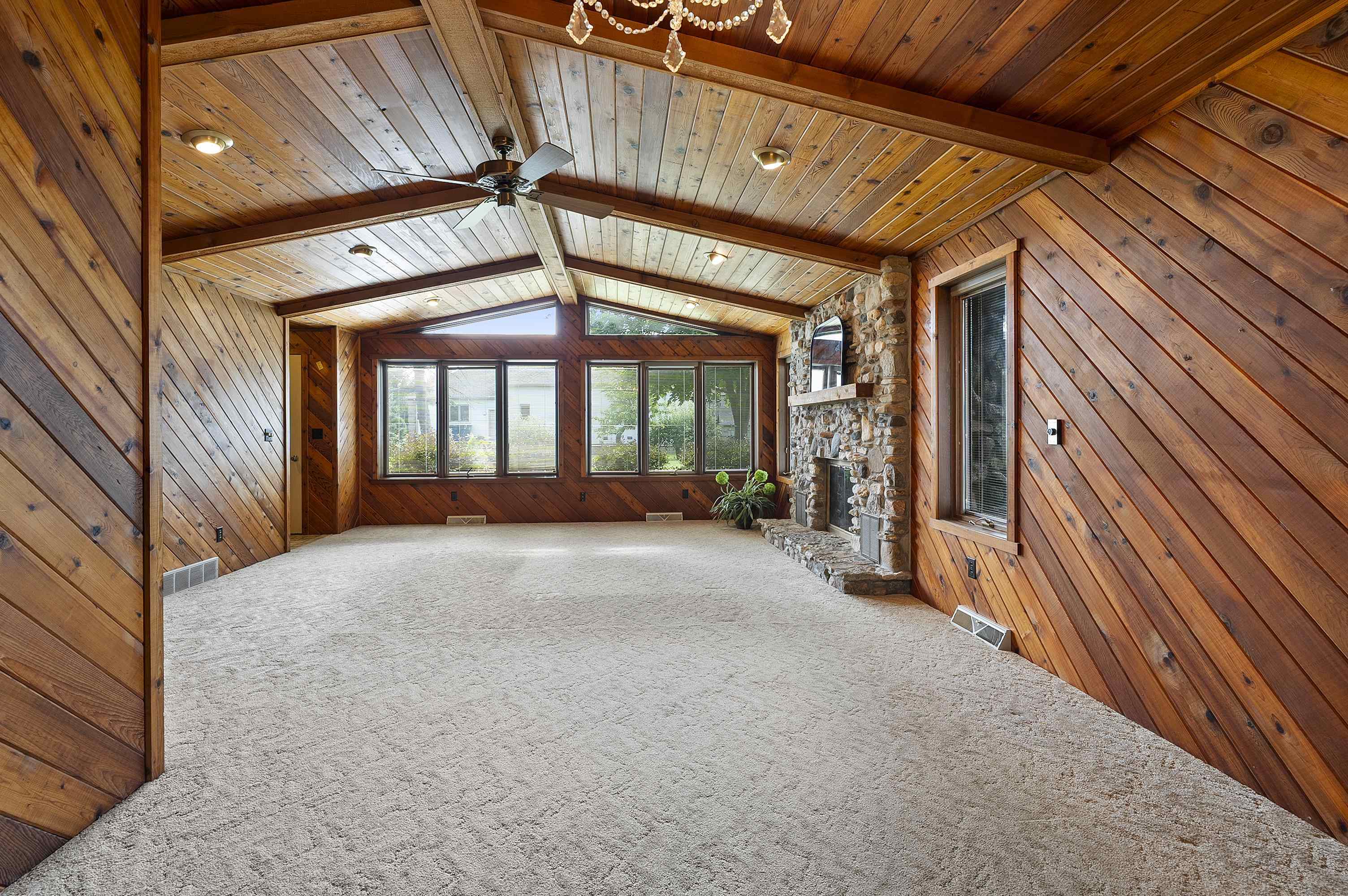 LUXEMBURG, Wisconsin, 54217, United States, 2 Bedrooms Bedrooms, ,2 BathroomsBathrooms,Residential,For Sale,1948944