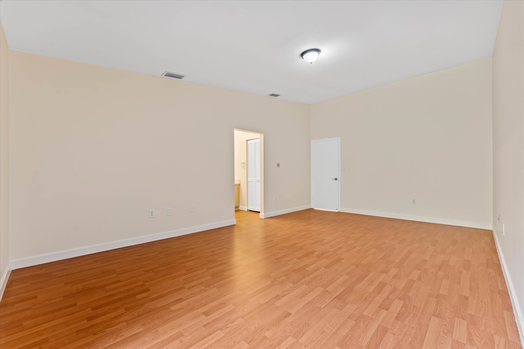  2525 NE 135th St, North Miami, FL, 33181 - 物件實景