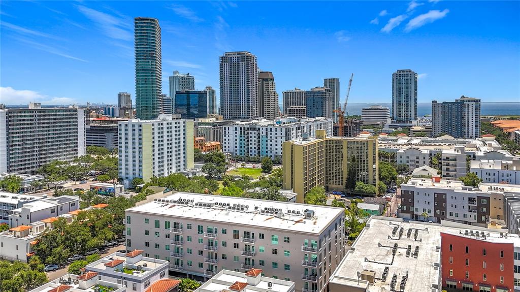 St Petersburg, Florida, 33701, United States, 2 Bedrooms Bedrooms, ,2 BathroomsBathrooms,Residential,For Sale,1889931