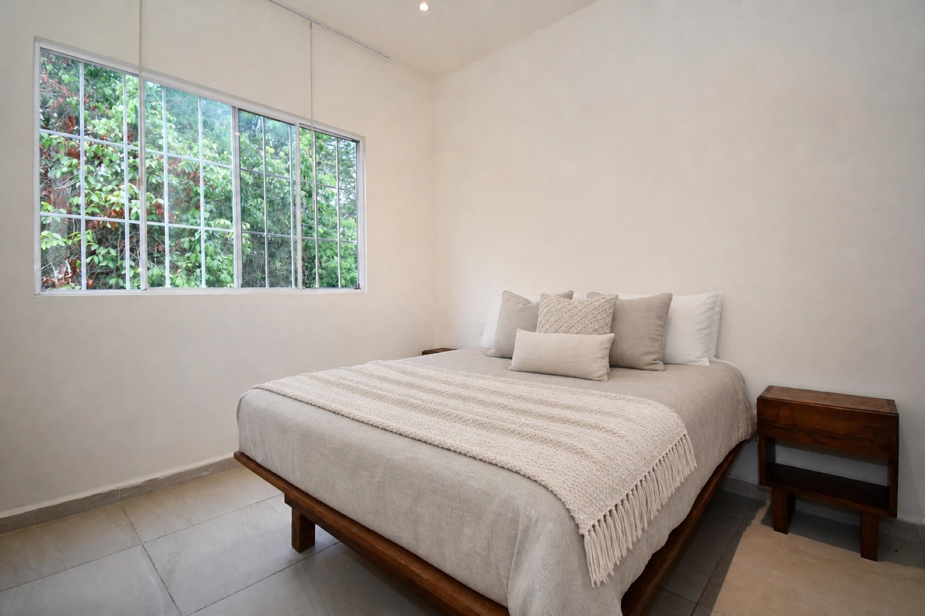  Modern Three-Bedroom Home in Selvanova Coto 3B - 物件實景