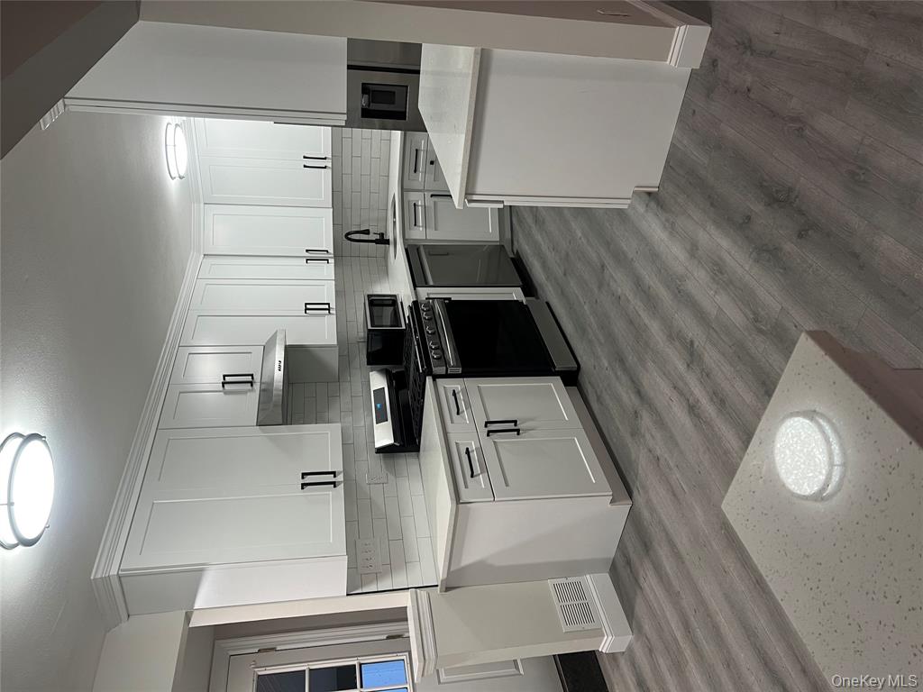 Central Islip, New York, 11722, United States, 3 Bedrooms Bedrooms, ,2 BathroomsBathrooms,Residential,For Sale,1971303