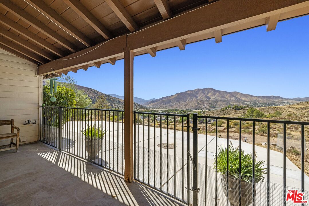 Acton, California, 93510, United States, 4 Bedrooms Bedrooms, ,3 BathroomsBathrooms,Residential,For Sale,1897411