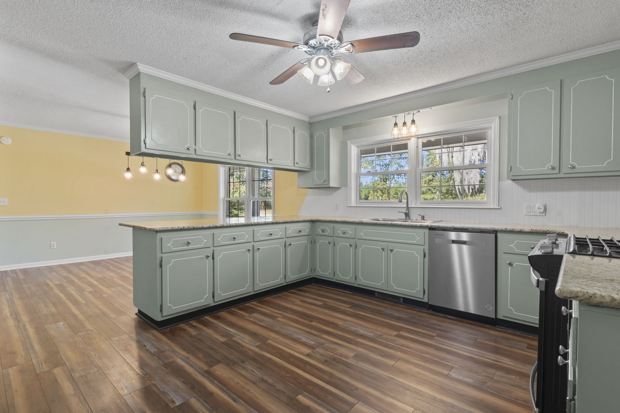 Galivants Ferry, South Carolina, 29544, United States, 4 Bedrooms Bedrooms, ,3 BathroomsBathrooms,Residential,For Sale,1986095