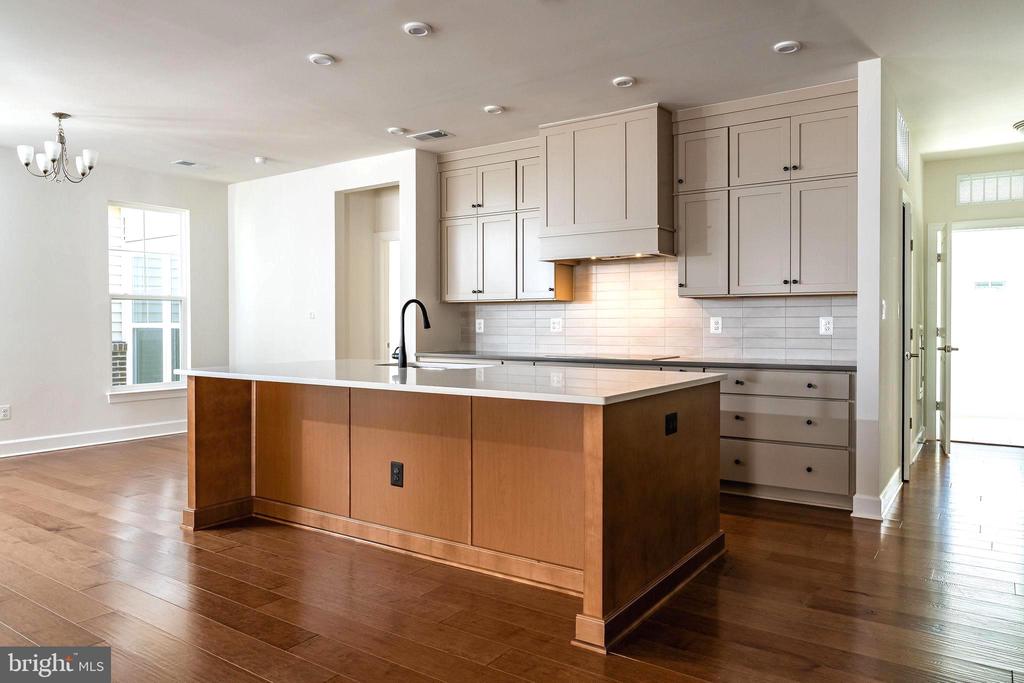 Ashburn, Virginia, 20148, United States, 3 Bedrooms Bedrooms, ,3 BathroomsBathrooms,Residential,For Sale,1841831