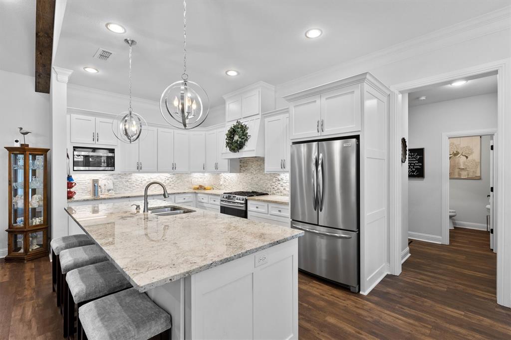 Lindale, Texas, 75771, United States, 4 Bedrooms Bedrooms, ,4 BathroomsBathrooms,Residential,For Sale,1903867