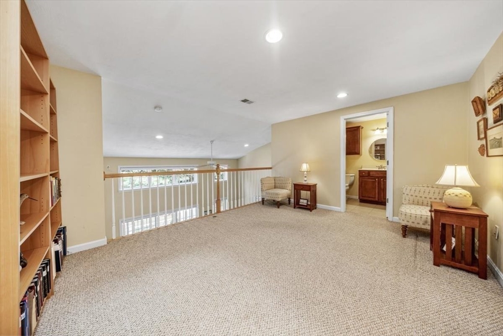 Marshfield, Massachusetts, 02050, United States, 2 Bedrooms Bedrooms, ,3 BathroomsBathrooms,Residential,For Sale,1938601