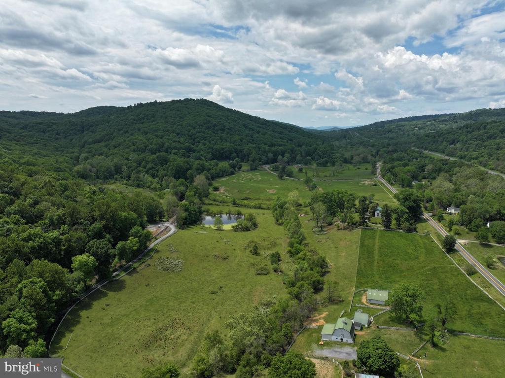 Linden, Virginia, 22642, United States, 5 Bedrooms Bedrooms, ,4 BathroomsBathrooms,Residential,For Sale,2037897