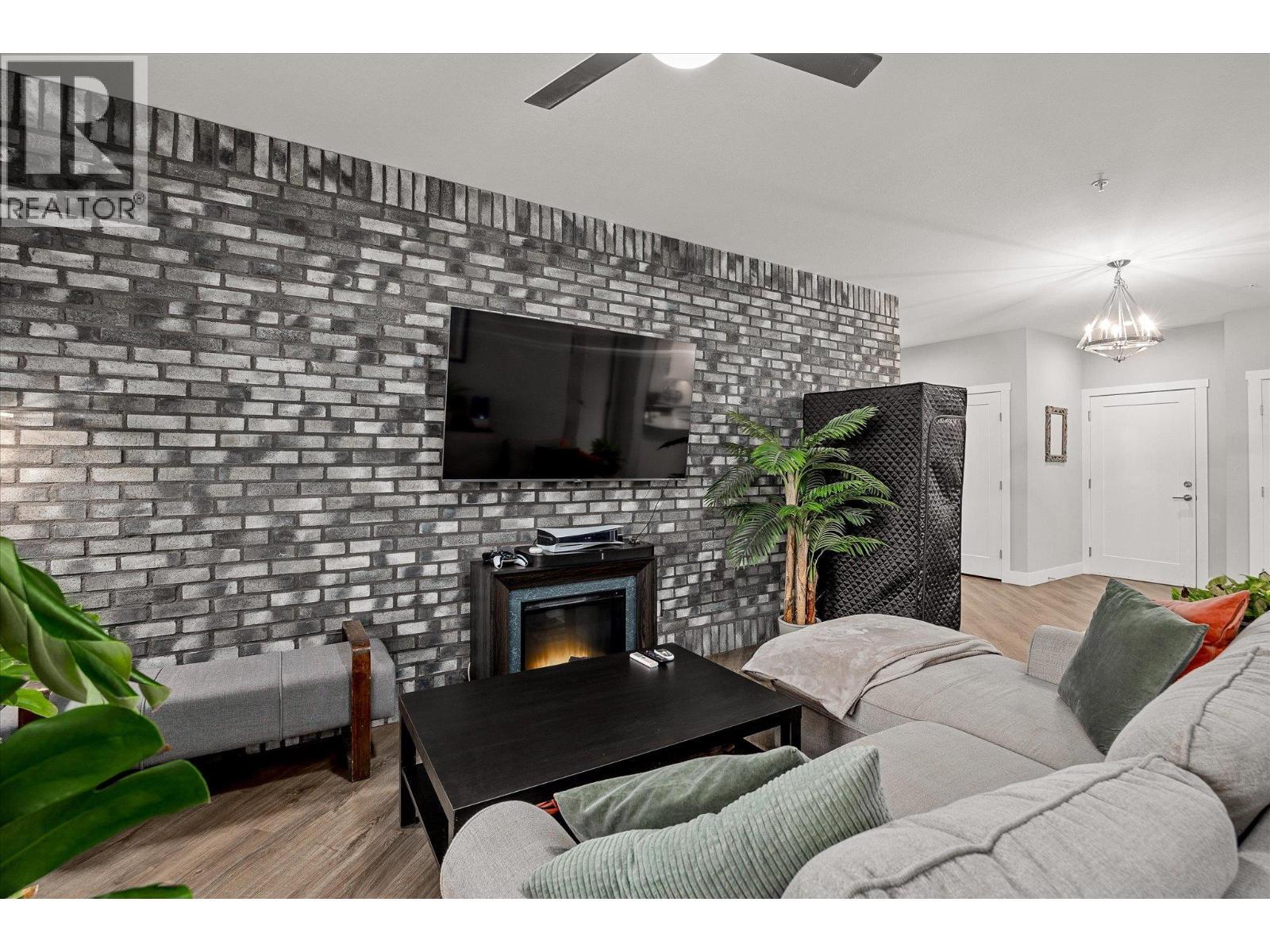 KELOWNA, British Columbia, V1W 5G9, CA, 2 Bedrooms Bedrooms, ,2 BathroomsBathrooms,Residential,For Sale,1961738