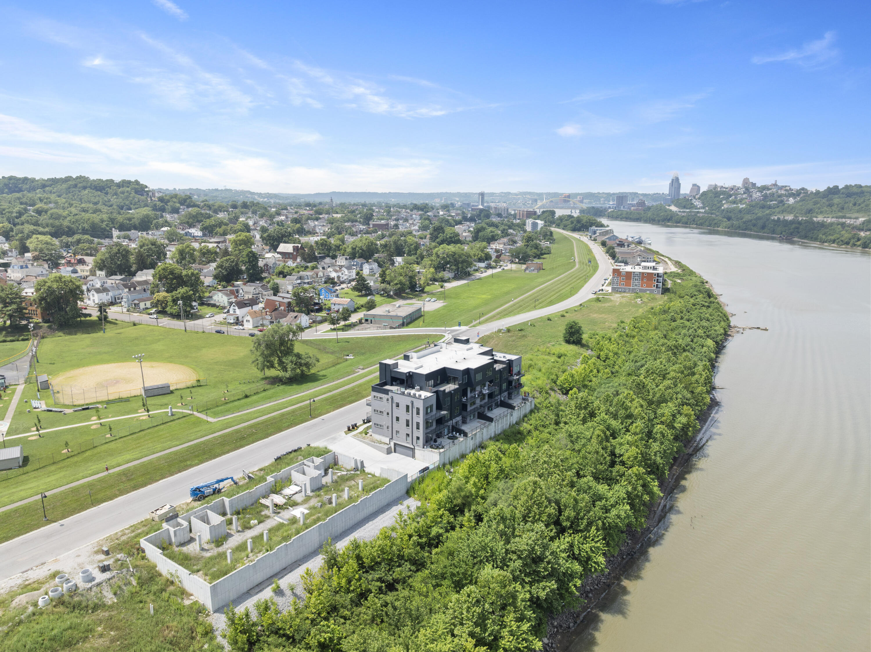 Dayton, Kentucky, 41074, United States, 2 Bedrooms Bedrooms, ,3 BathroomsBathrooms,Residential,For Sale,1995774