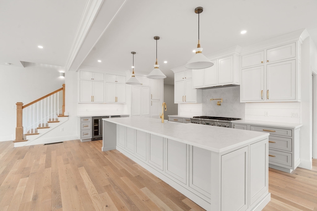 Gloucester, Massachusetts, 01930, United States, 4 Bedrooms Bedrooms, ,5 BathroomsBathrooms,Residential,For Sale,1804807