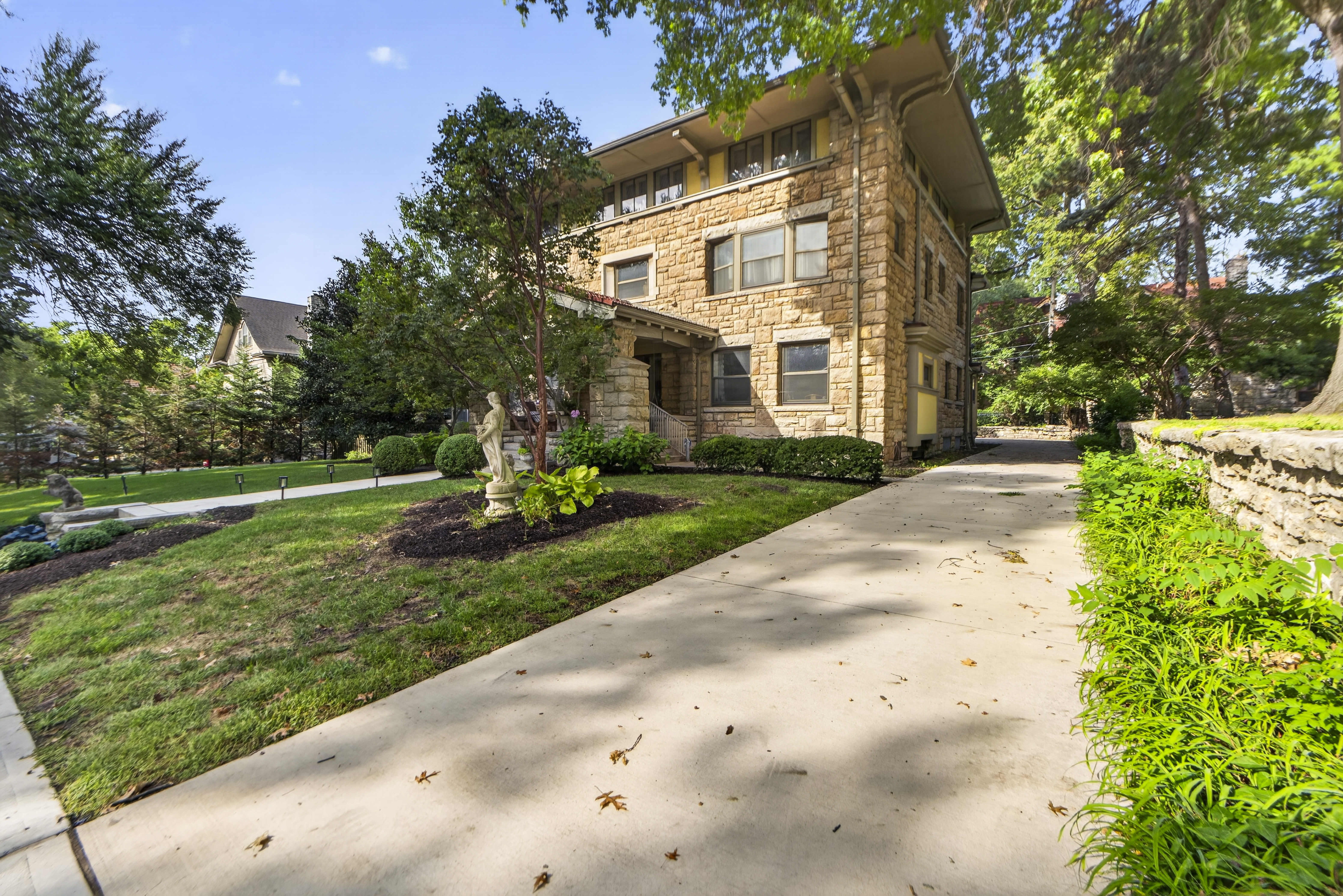  3726 Madison Avenue, Kansas City, MO 64111 - 物件實景