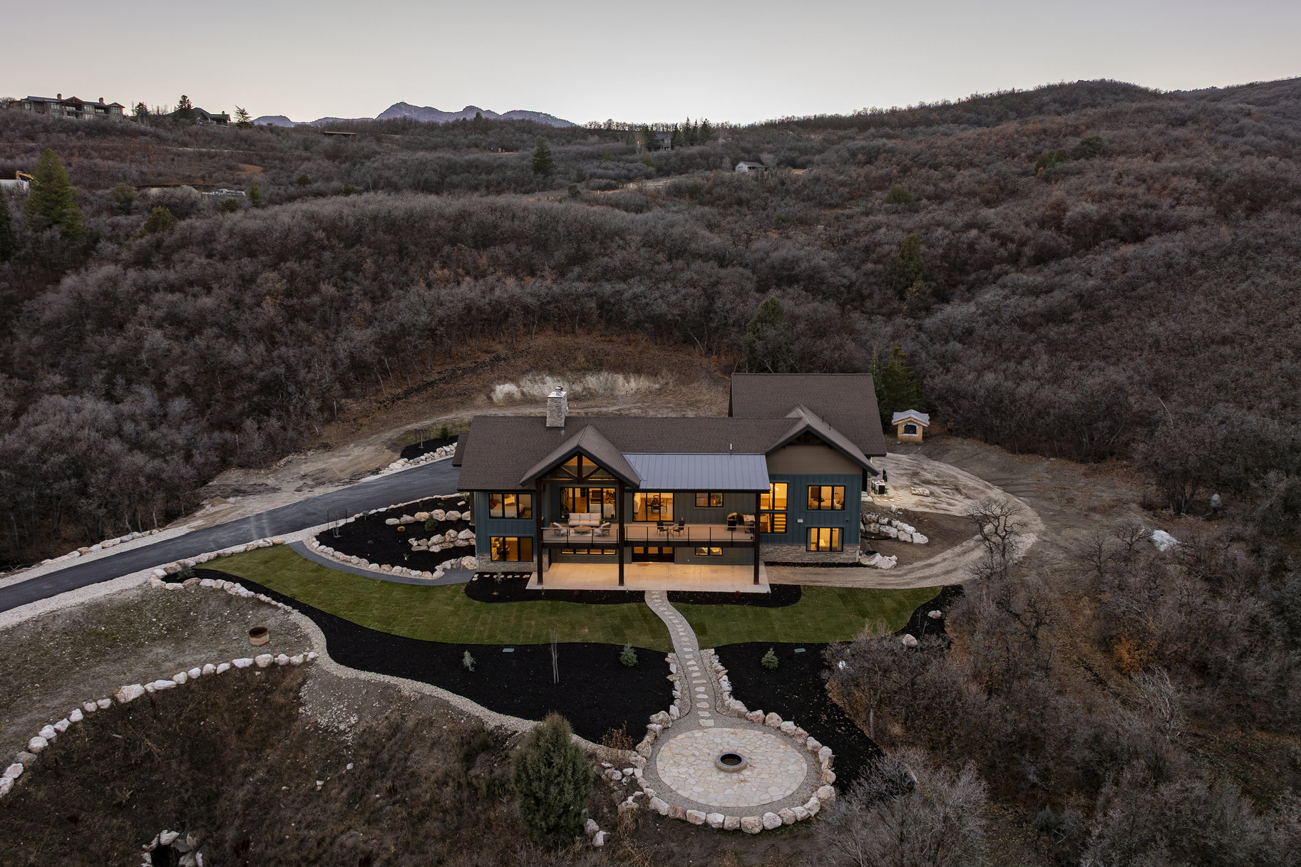  Welcome to a Private Mountain Luxury Retreat on Iconic Old Snowbasin Road - 物件實景