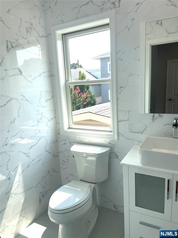 Secaucus, New Jersey, 07094, United States, 3 Bedrooms Bedrooms, ,4 BathroomsBathrooms,Residential,For Sale,1979983