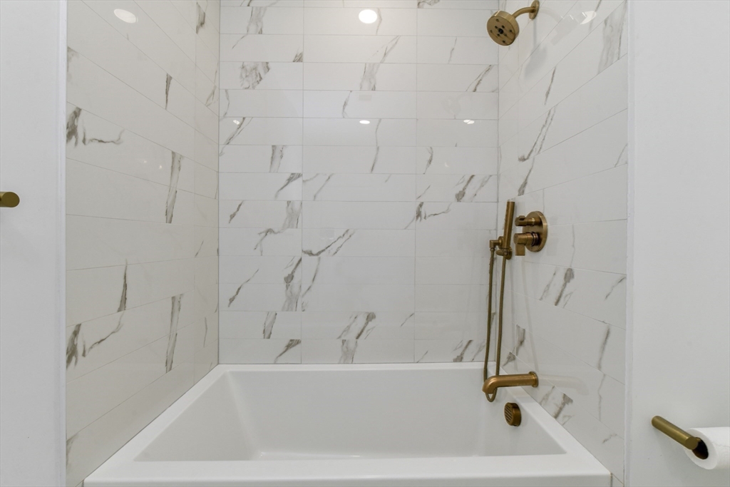 Boston, Massachusetts, 02135, United States, 1 Bedroom Bedrooms, ,1 BathroomBathrooms,Residential,For Sale,1937026
