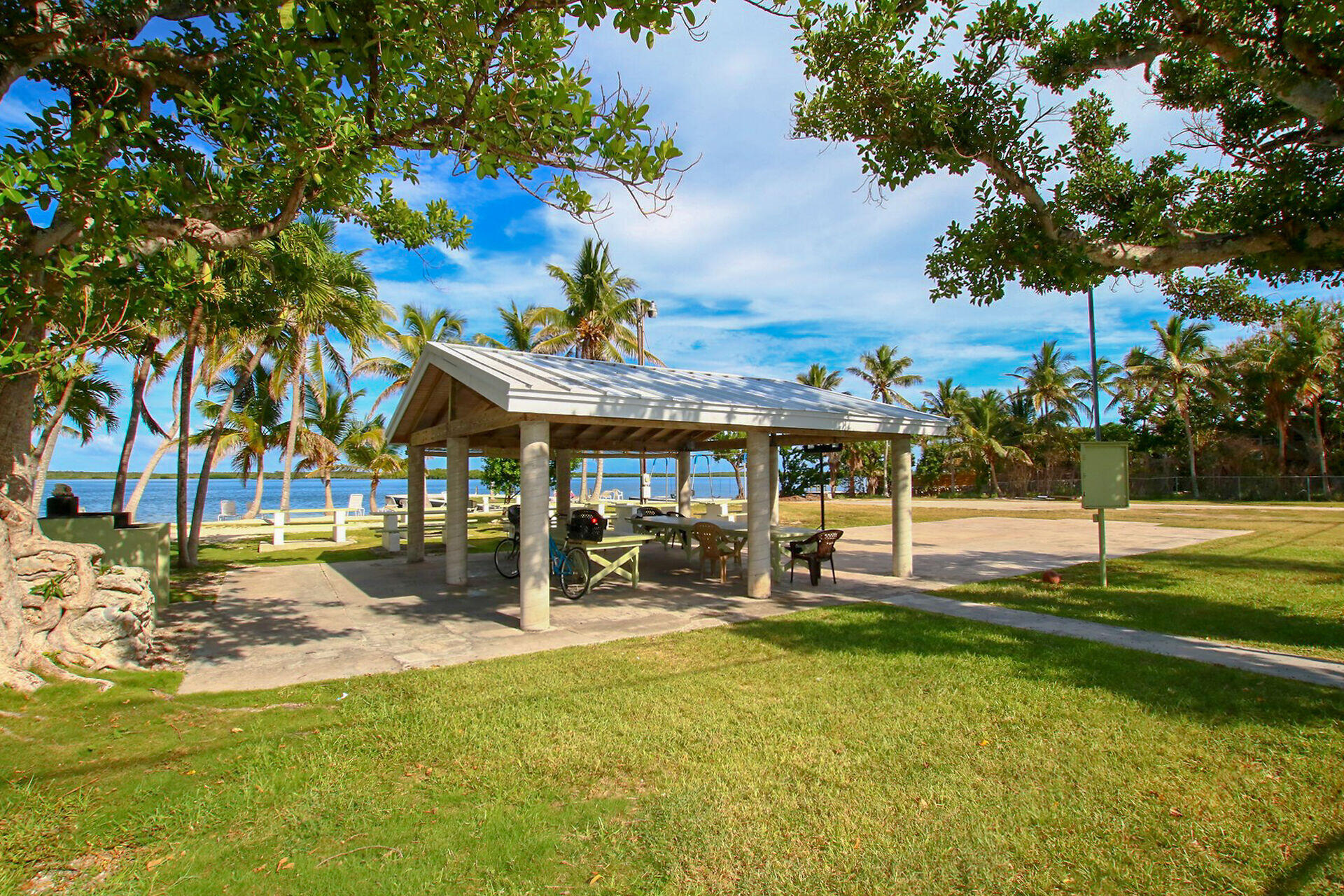 KEY LARGO, Florida, 33037, United States, 3 Bedrooms Bedrooms, ,2 BathroomsBathrooms,Residential,For Sale,1950983
