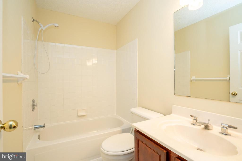 Princeton, New Jersey, 08540, United States, 4 Bedrooms Bedrooms, ,4 BathroomsBathrooms,Residential,For Sale,1938433