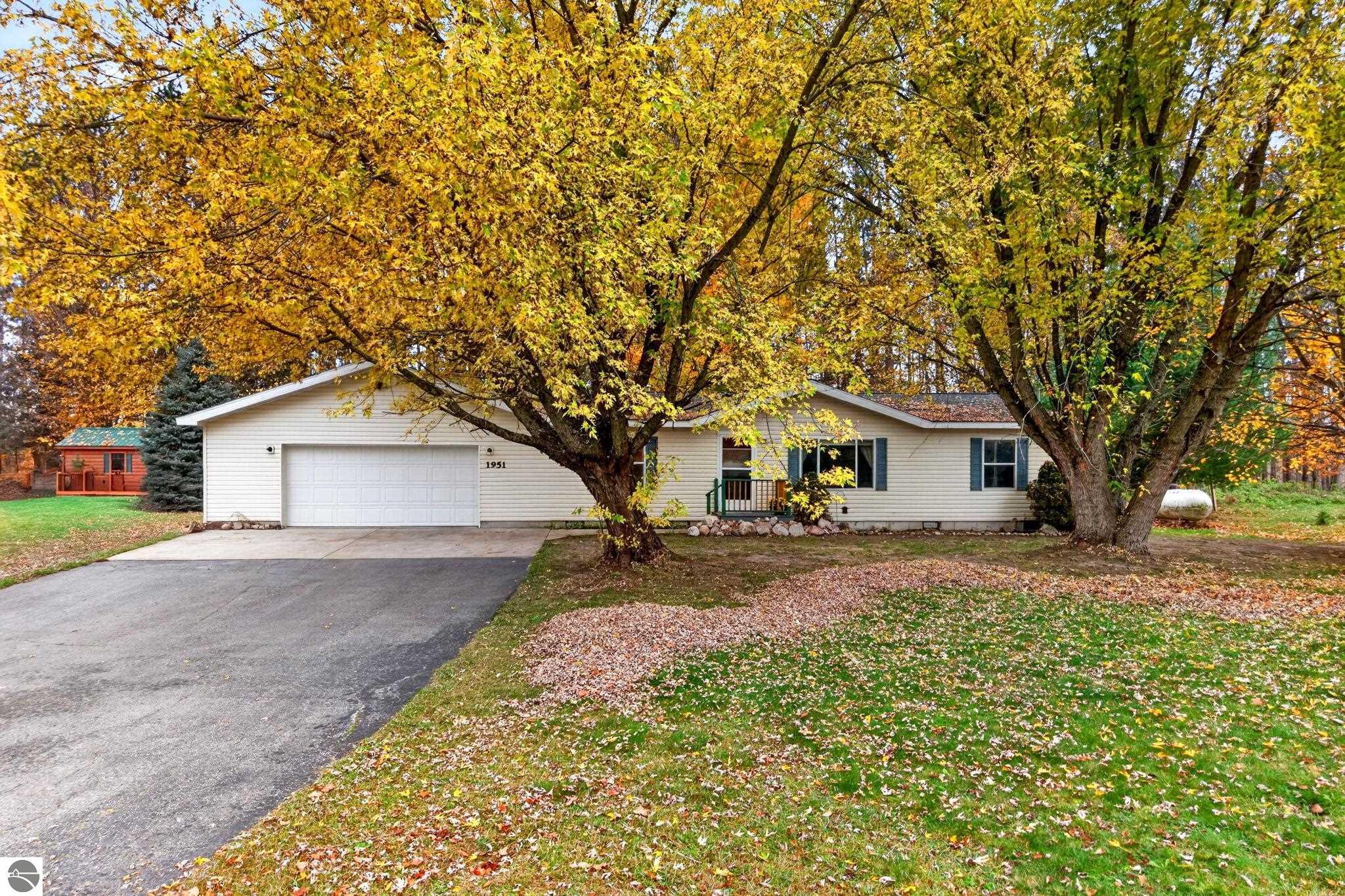 Cadillac Rd, Mc Bain, MI 49657