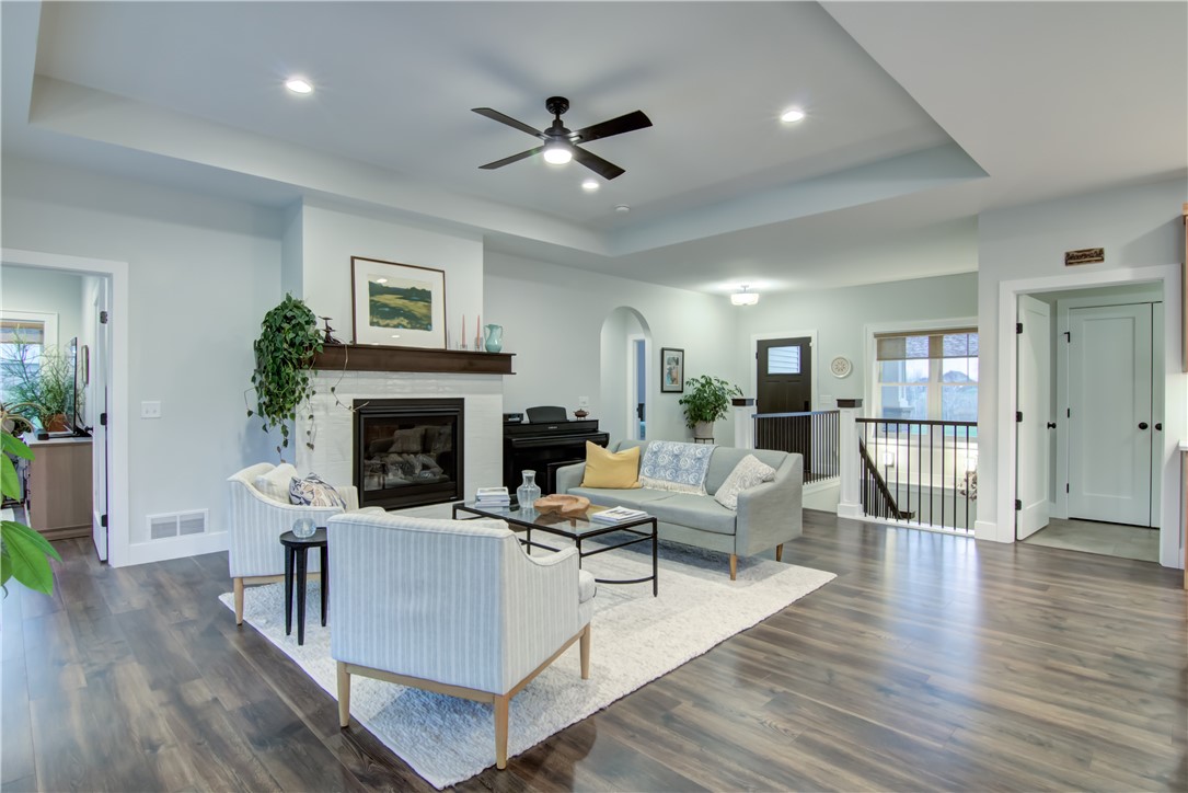 Eleva, Wisconsin, 54738, United States, 5 Bedrooms Bedrooms, ,3 BathroomsBathrooms,Residential,For Sale,1989894