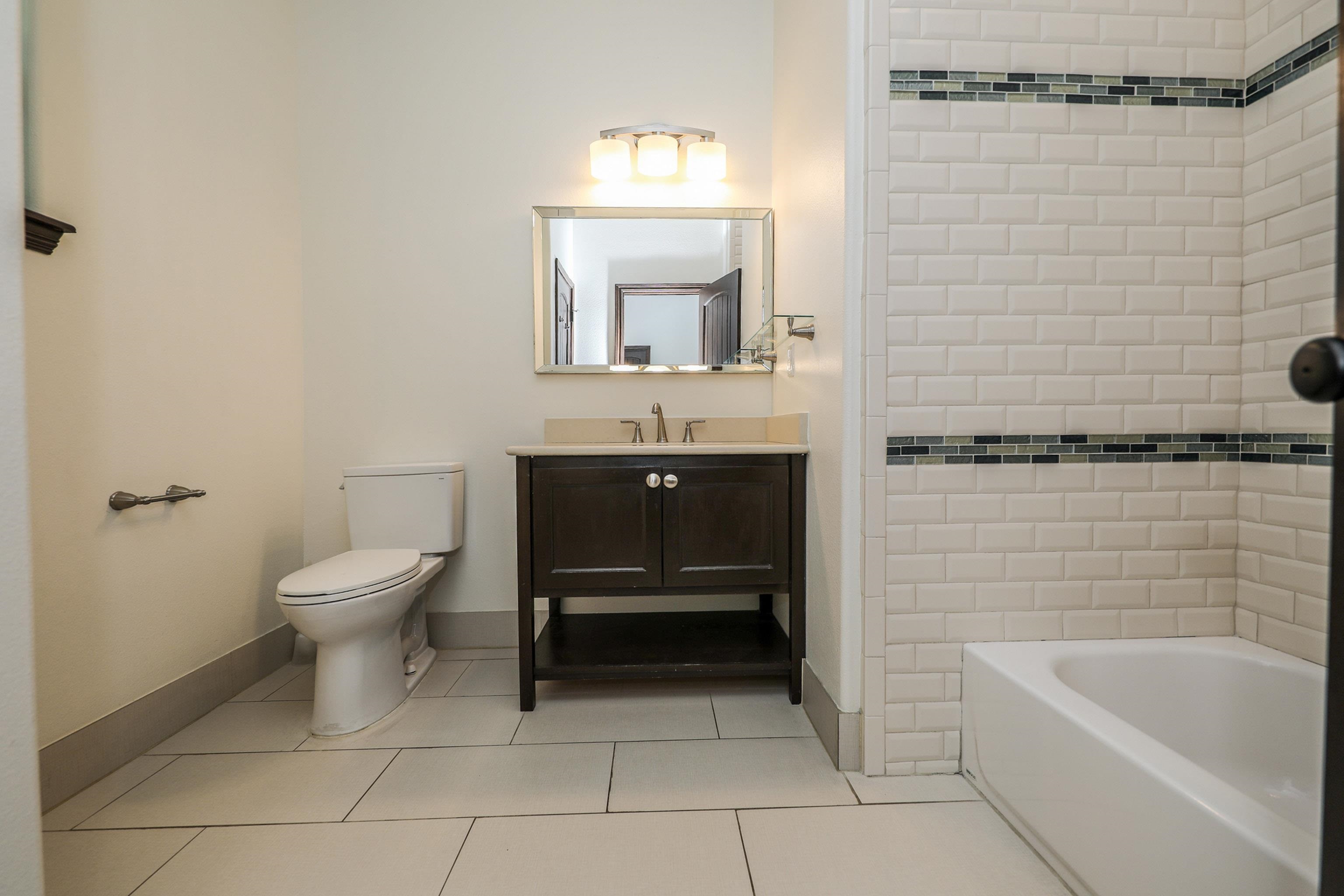 Laredo, Texas, 78041, United States, 4 Bedrooms Bedrooms, ,5 BathroomsBathrooms,Residential,For Sale,1989337