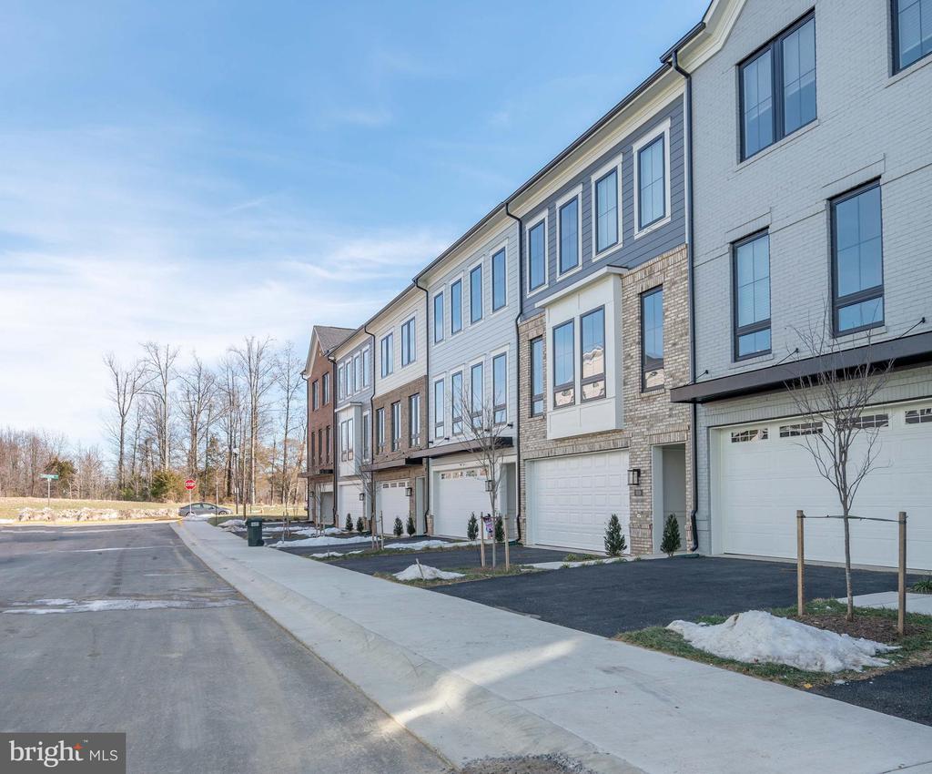 Woodbridge, Virginia, 22191, United States, 3 Bedrooms Bedrooms, ,4 BathroomsBathrooms,Residential,For Sale,1851460