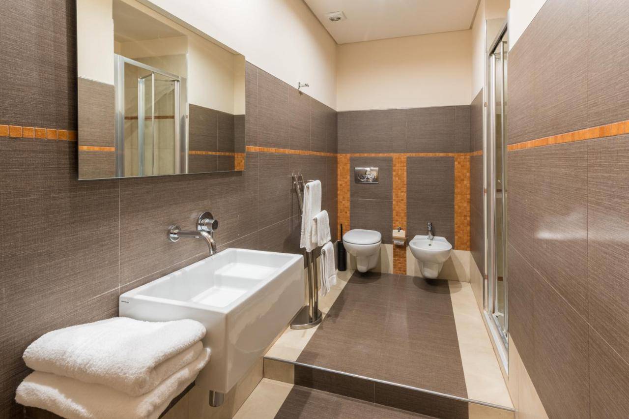 Ragusa, Ragusa, 97100, IT, 11 Bedrooms Bedrooms, ,11 BathroomsBathrooms,Residential,For Sale,1687176