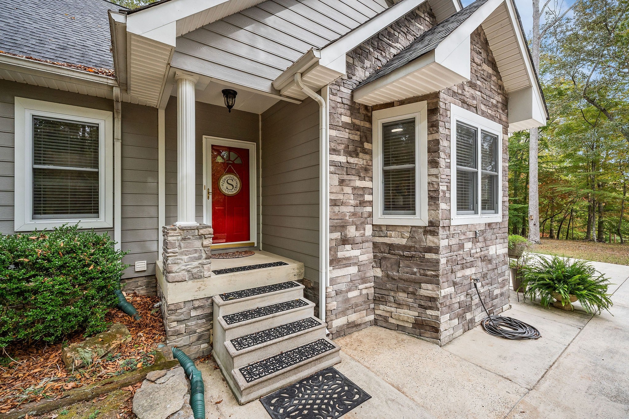 Smithville, Tennessee, 37166, United States, 3 Bedrooms Bedrooms, ,3 BathroomsBathrooms,Residential,For Sale,2006614