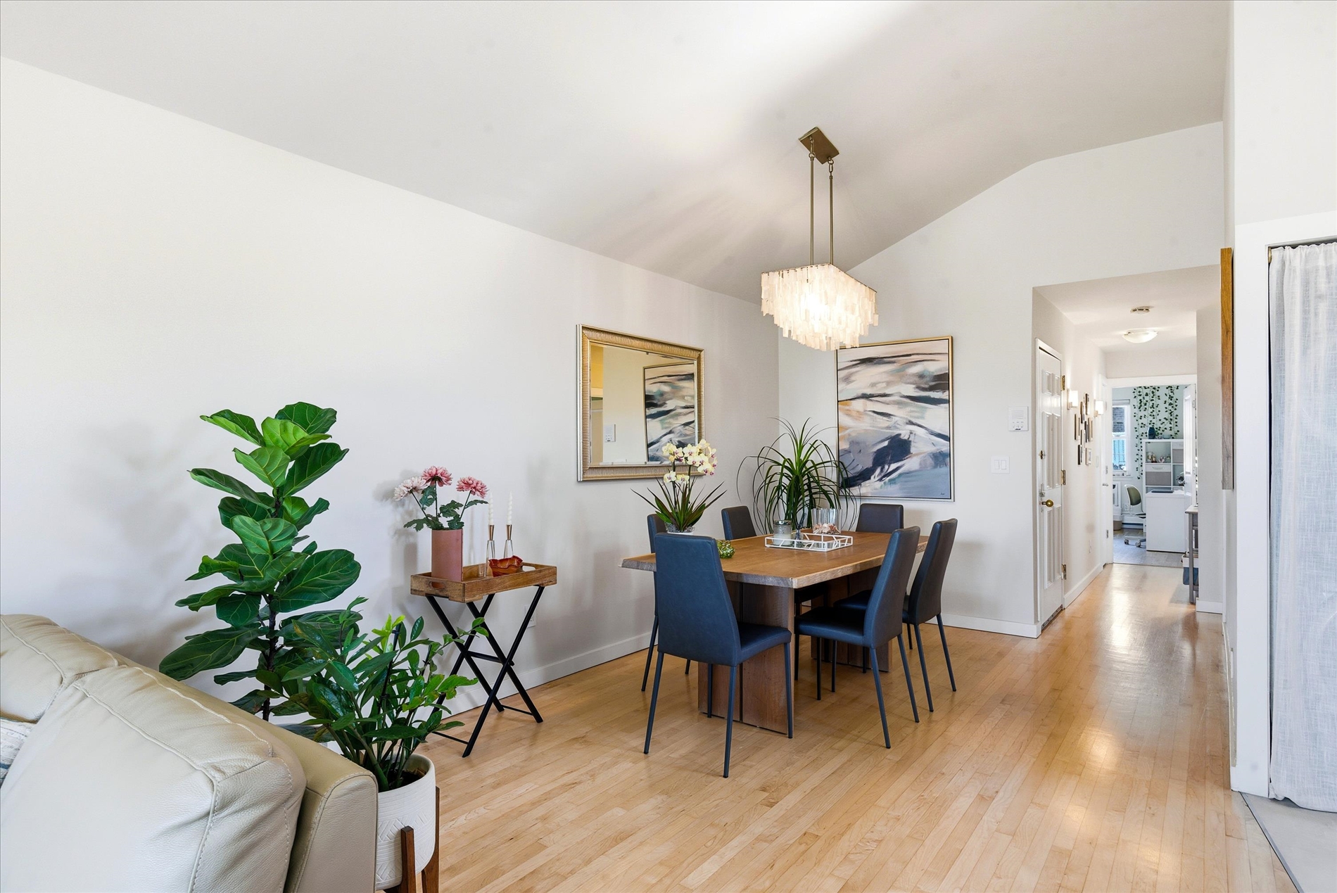 Howard Beach, New York, 11414, United States, 3 Bedrooms Bedrooms, ,2 BathroomsBathrooms,Residential,For Sale,2010836