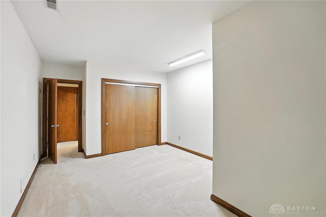 Sugarcreek Twp, Ohio, 45440, United States, 4 Bedrooms Bedrooms, ,5 BathroomsBathrooms,Residential,For Sale,1902150