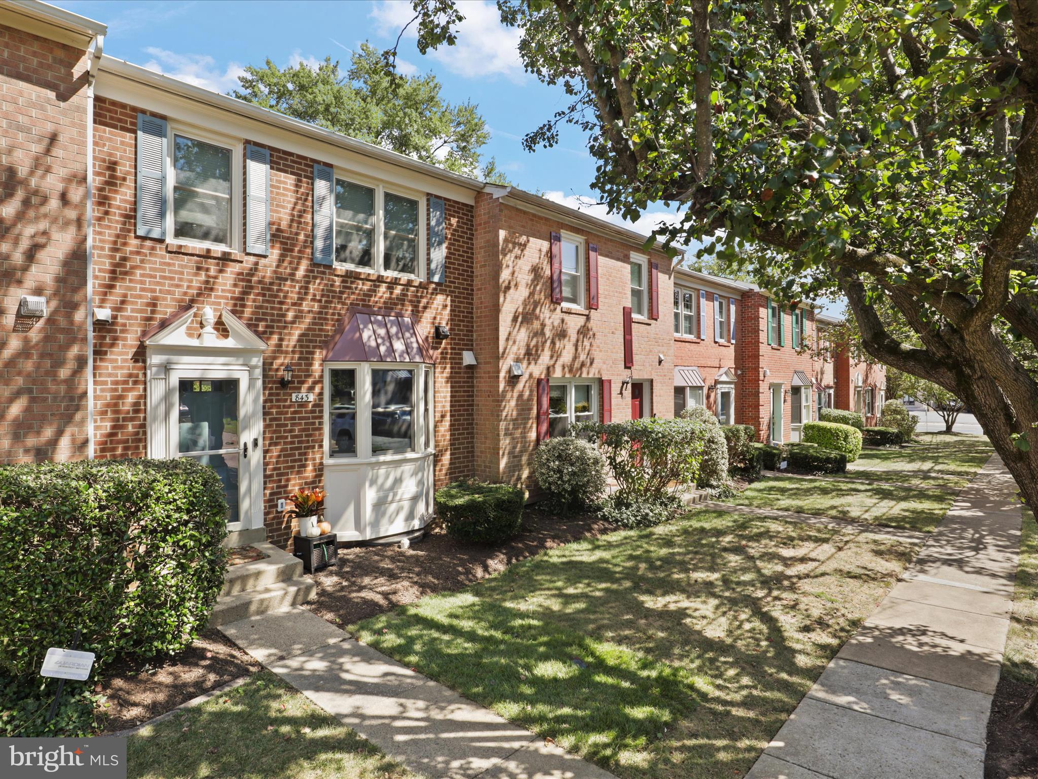 Arlington, Virginia, 22205, United States, 3 Bedrooms Bedrooms, ,3 BathroomsBathrooms,Residential,For Sale,1943915