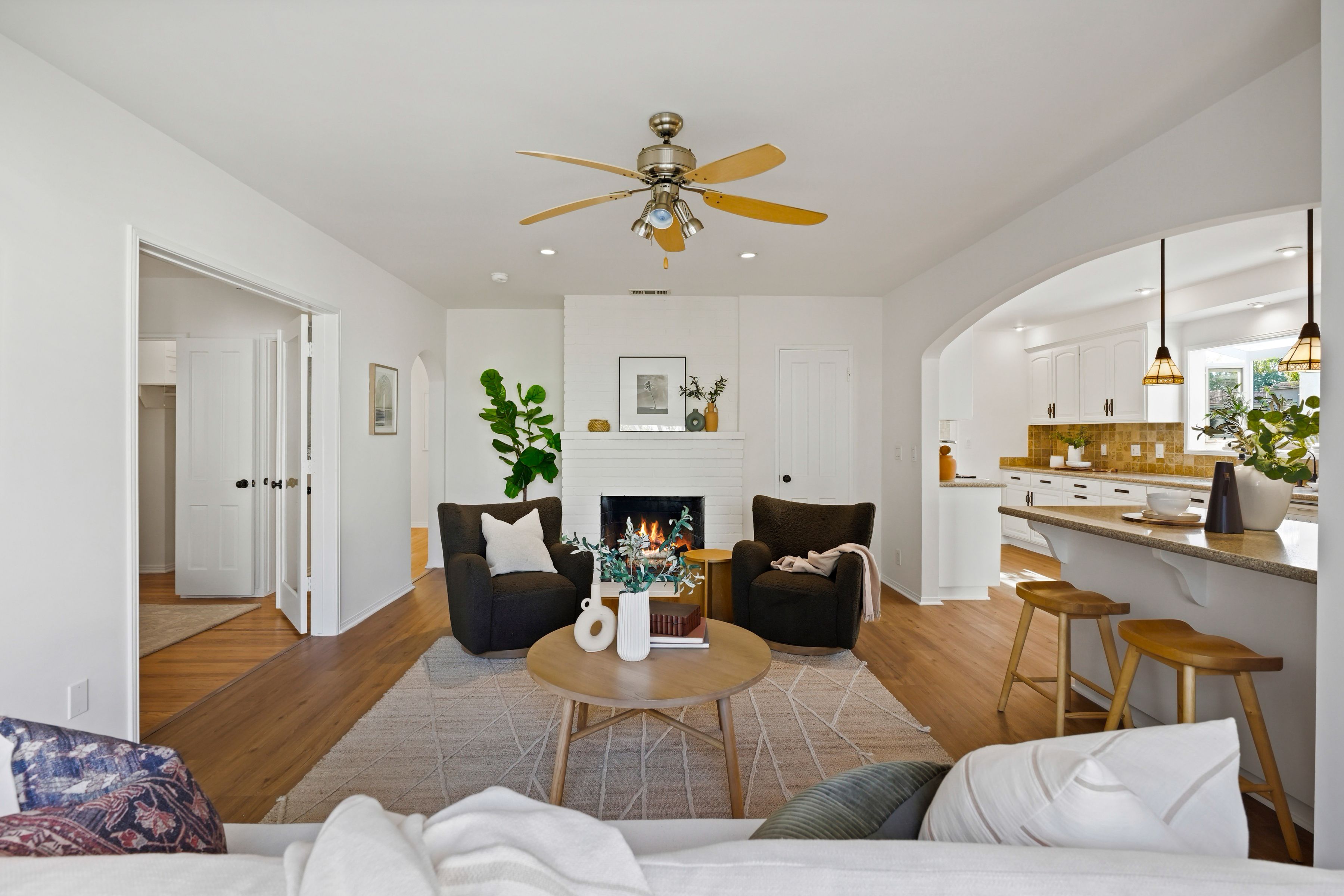  6506 Colbath Avenue - 物件實景