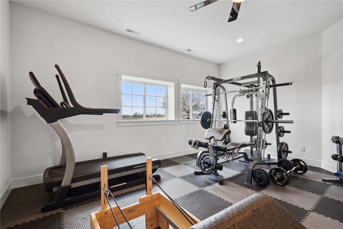 Vinton, Iowa, 52349, United States, 5 Bedrooms Bedrooms, ,6 BathroomsBathrooms,Residential,For Sale,1980405