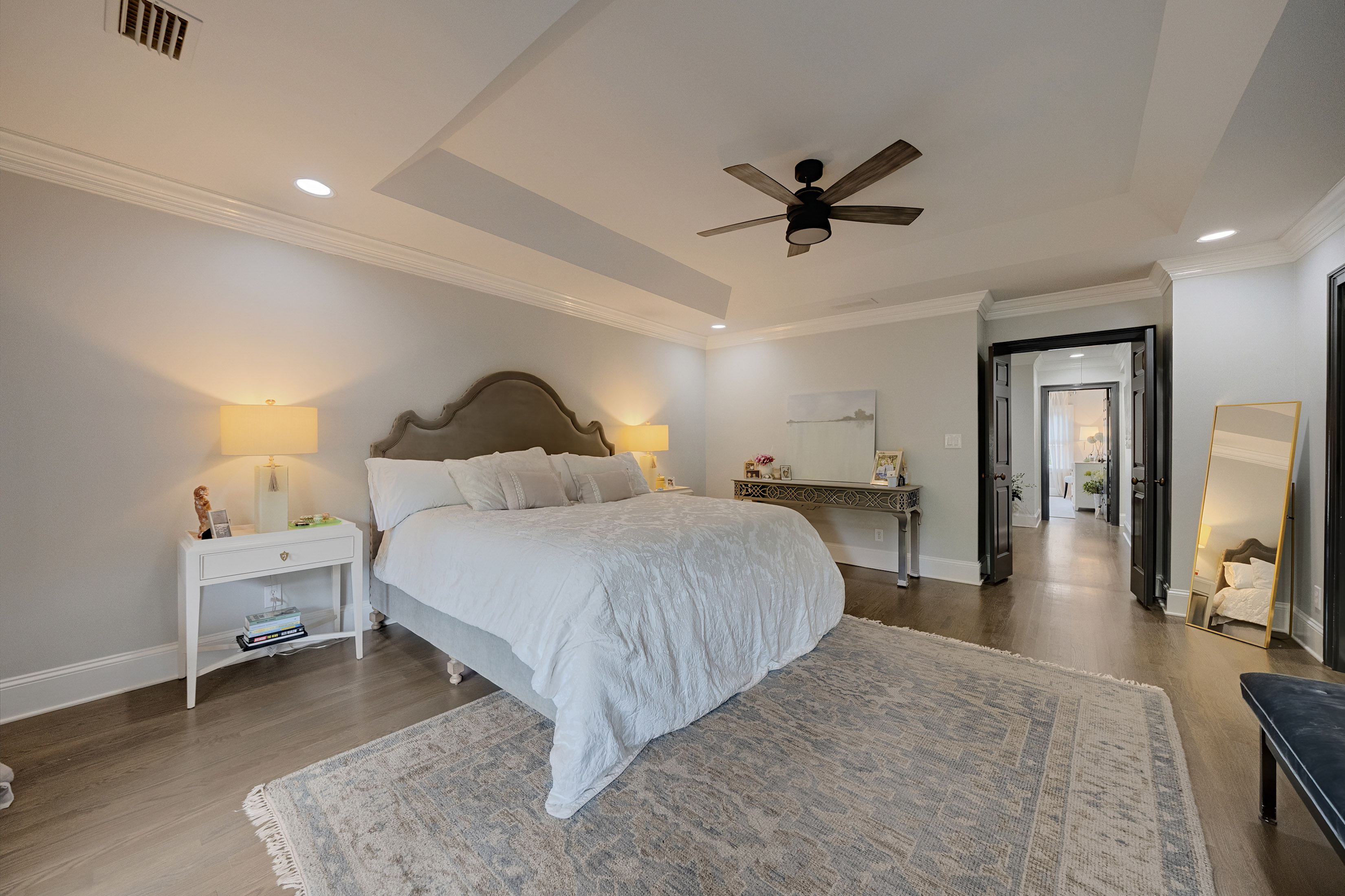  Elegantly Renovated Townhome in Gated Community - 物件實景