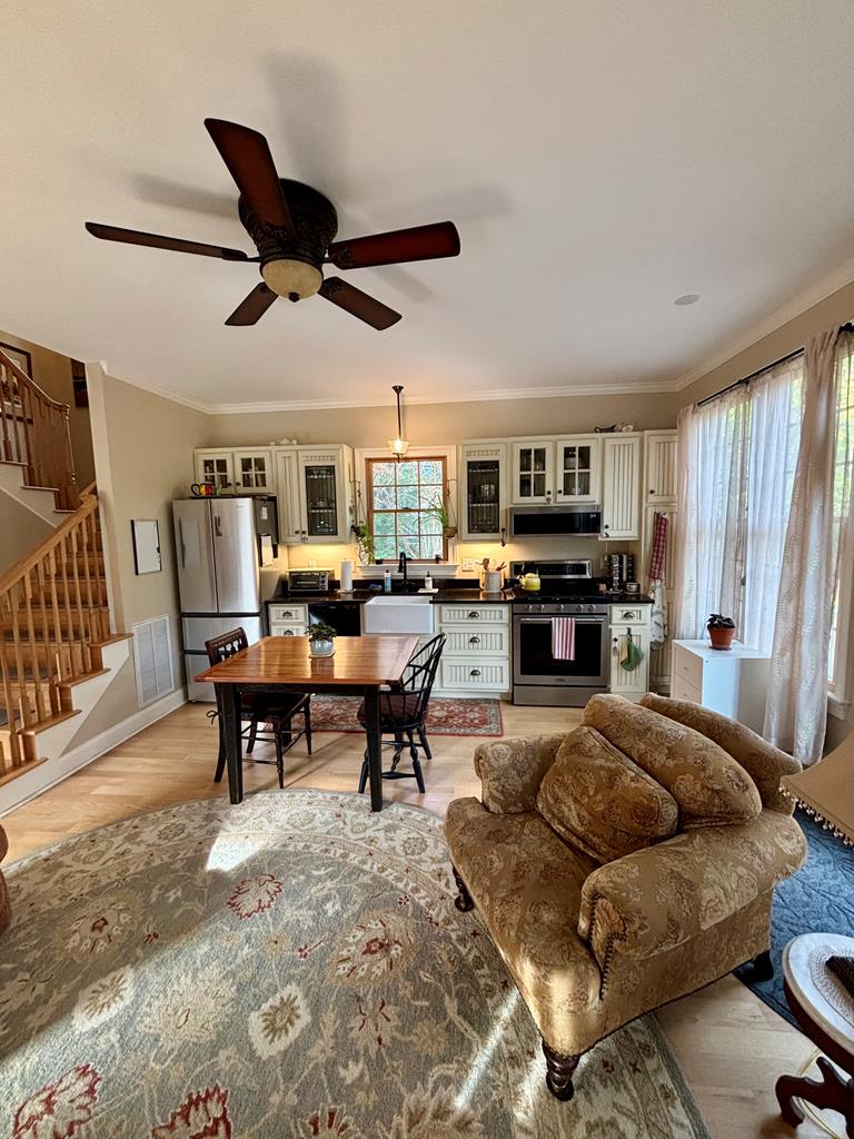 Onancock, Virginia, 23417, United States, 3 Bedrooms Bedrooms, ,2 BathroomsBathrooms,Residential,For Sale,1989733