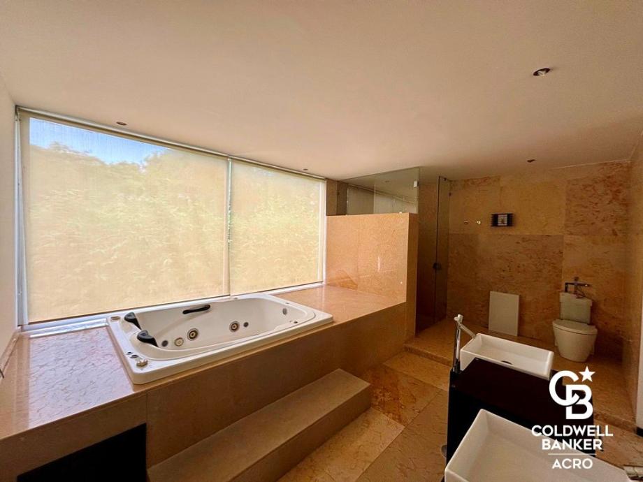 San Juan del Río, Querétaro, 76803, Mexico, 4 Bedrooms Bedrooms, ,4 BathroomsBathrooms,Residential,For Sale,1711952
