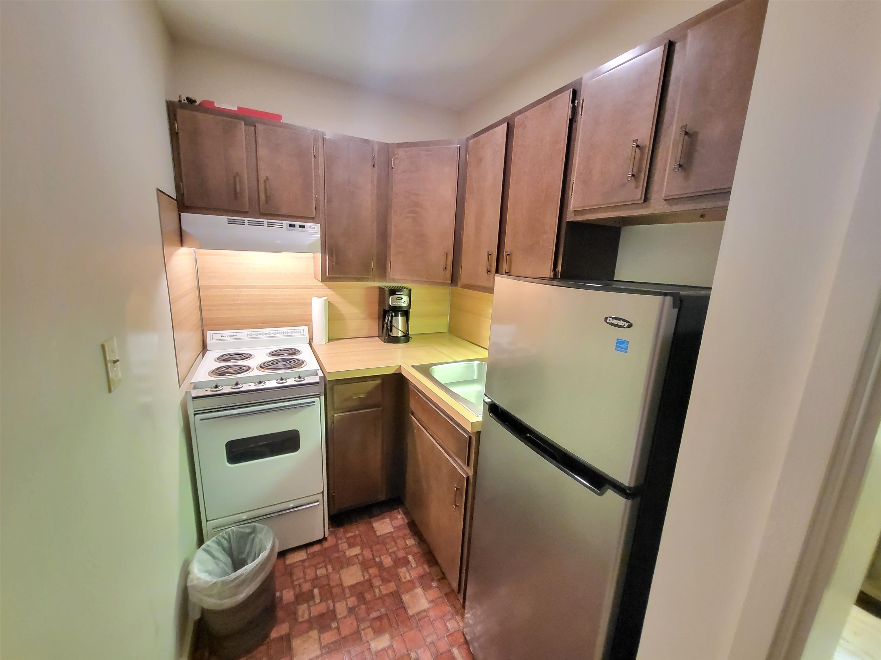 Lincoln, New Hampshire, 03251, United States, 5 Bedrooms Bedrooms, ,2 BathroomsBathrooms,Residential,For Sale,2003487