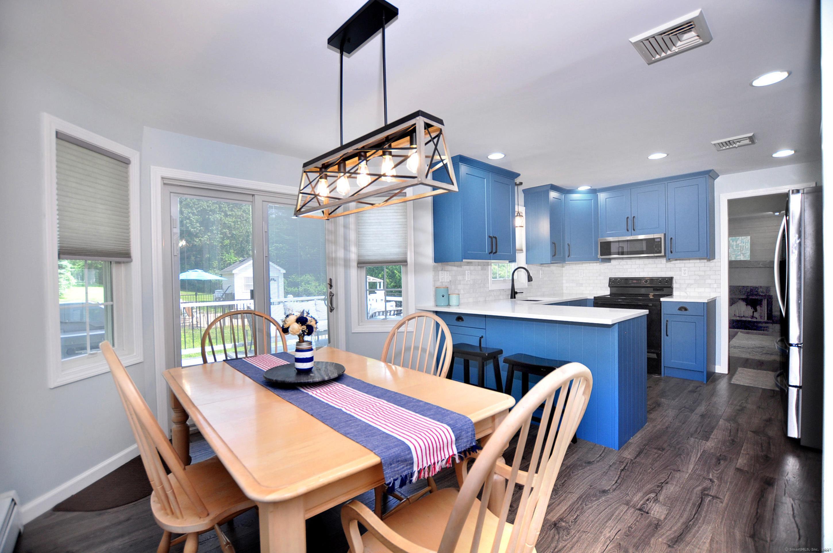 Southington, Connecticut, 06479, United States, 3 Bedrooms Bedrooms, ,4 BathroomsBathrooms,Residential,For Sale,1869273