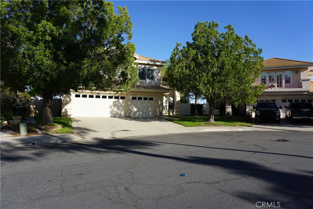 Lake Elsinore, California, 92532, United States, 4 Bedrooms Bedrooms, ,3 BathroomsBathrooms,Residential,For Sale,1988031
