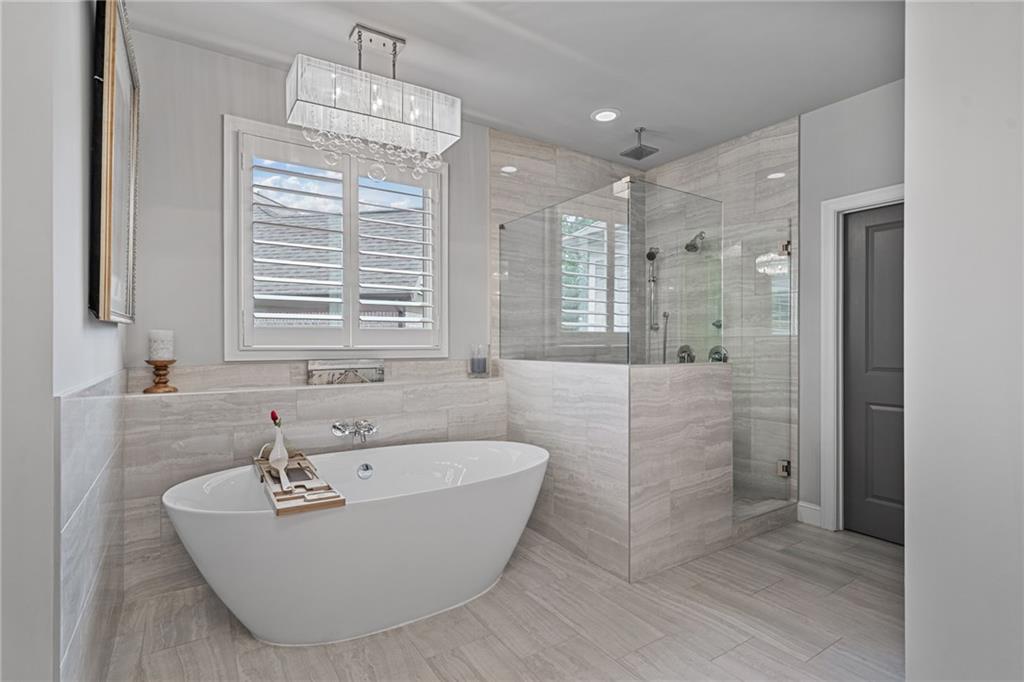 Alpharetta, Georgia, 30022, United States, 6 Bedrooms Bedrooms, ,6 BathroomsBathrooms,Residential,For Sale,1900569