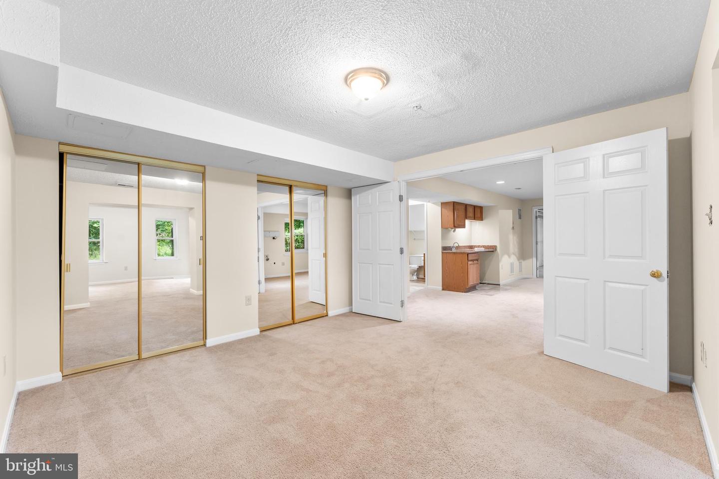 Clinton, Maryland, 20735, United States, 5 Bedrooms Bedrooms, ,5 BathroomsBathrooms,Residential,For Sale,1907711