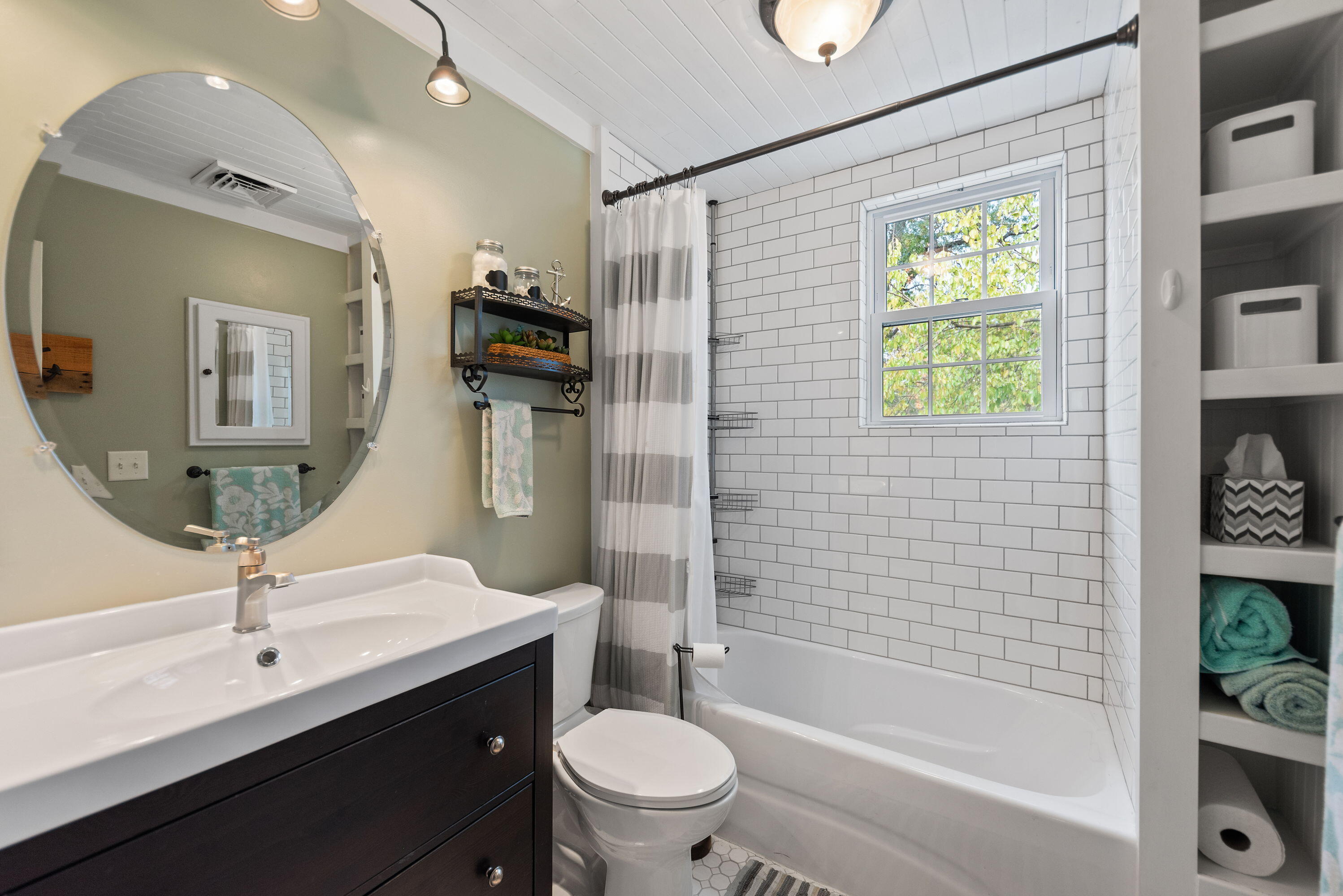 Long Beach, Indiana, 46360, United States, 5 Bedrooms Bedrooms, ,2 BathroomsBathrooms,Residential,For Sale,1987999