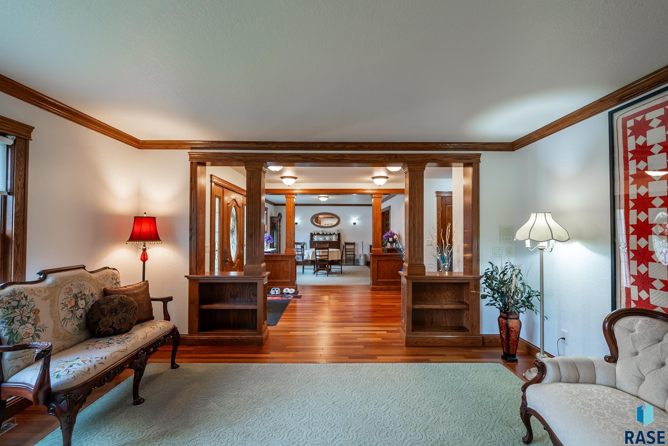 Yankton, South Dakota, 57078, United States, 6 Bedrooms Bedrooms, ,4 BathroomsBathrooms,Residential,For Sale,1975294