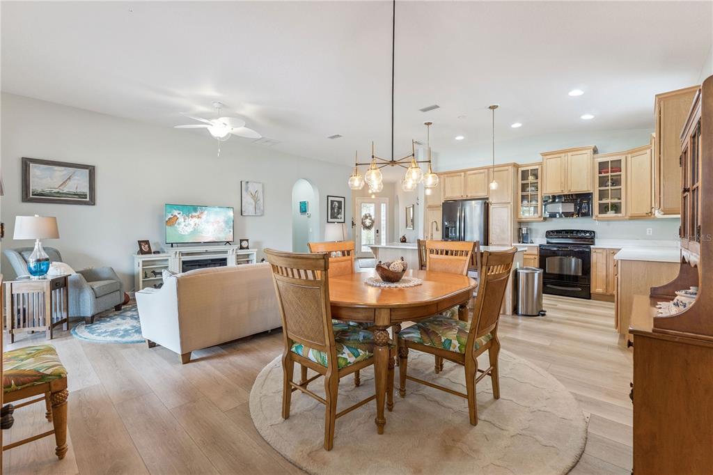 Daytona Beach, Florida, 32124, United States, 3 Bedrooms Bedrooms, ,2 BathroomsBathrooms,Residential,For Sale,1999132